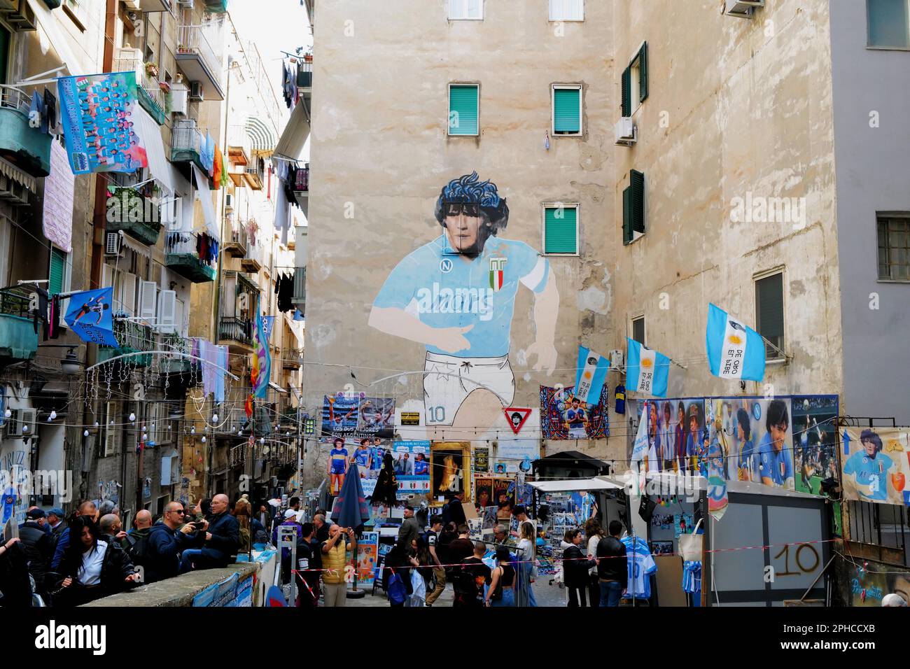 Il murale di Diego Armando Maradona creato da Mario Filardi nel quartiere dei quartieri Spagnoli si trova a Napoli (Italia), 22nd marzo 2023. Foto CES Foto Stock