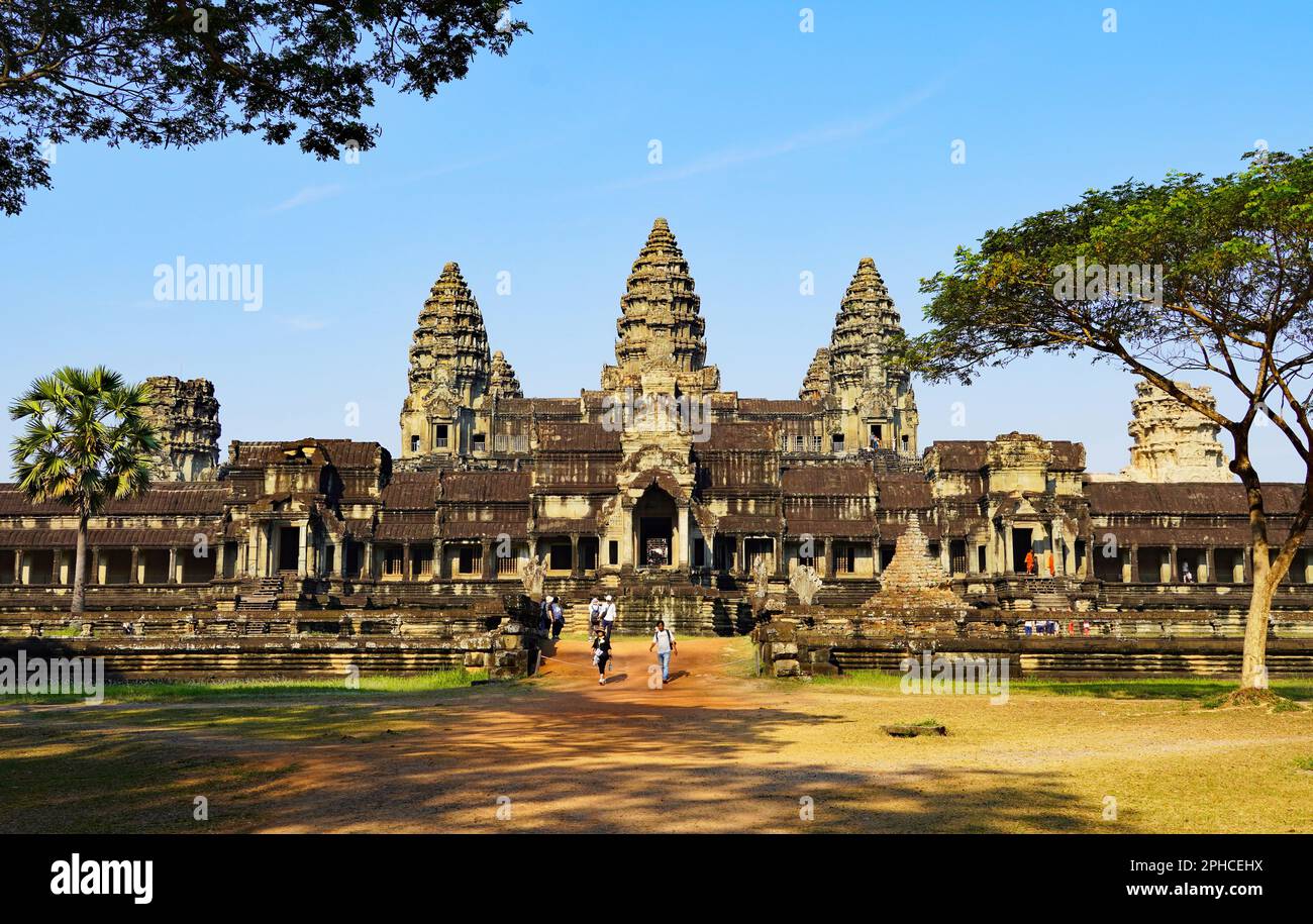 Siem Reap, Cambogia - 28 febbraio 2023 - il numero di visitatori sta rallentando la ricostruzione ad Angkor Wat dopo la pandemia devastato turismo. Foto Stock