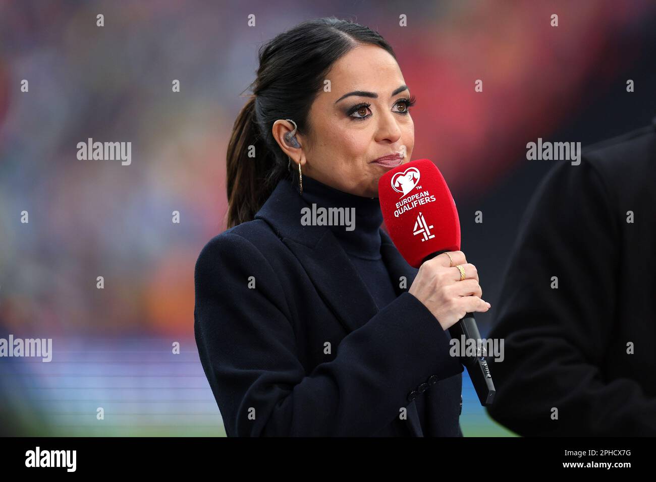 Londra, Regno Unito. 26th Mar, 2023. Jules Breach, presentatore per il canale 4 della televisione. Inghilterra contro Ucraina, qualificazione UEFA euro 2024 incontro internazionale di gruppo C al Wembley Stadium di Londra domenica 26th marzo 2023. Solo per uso editoriale. pic di Andrew Orchard/Andrew Orchard sports photography/Alamy Live News Credit: Andrew Orchard sports photography/Alamy Live News Foto Stock