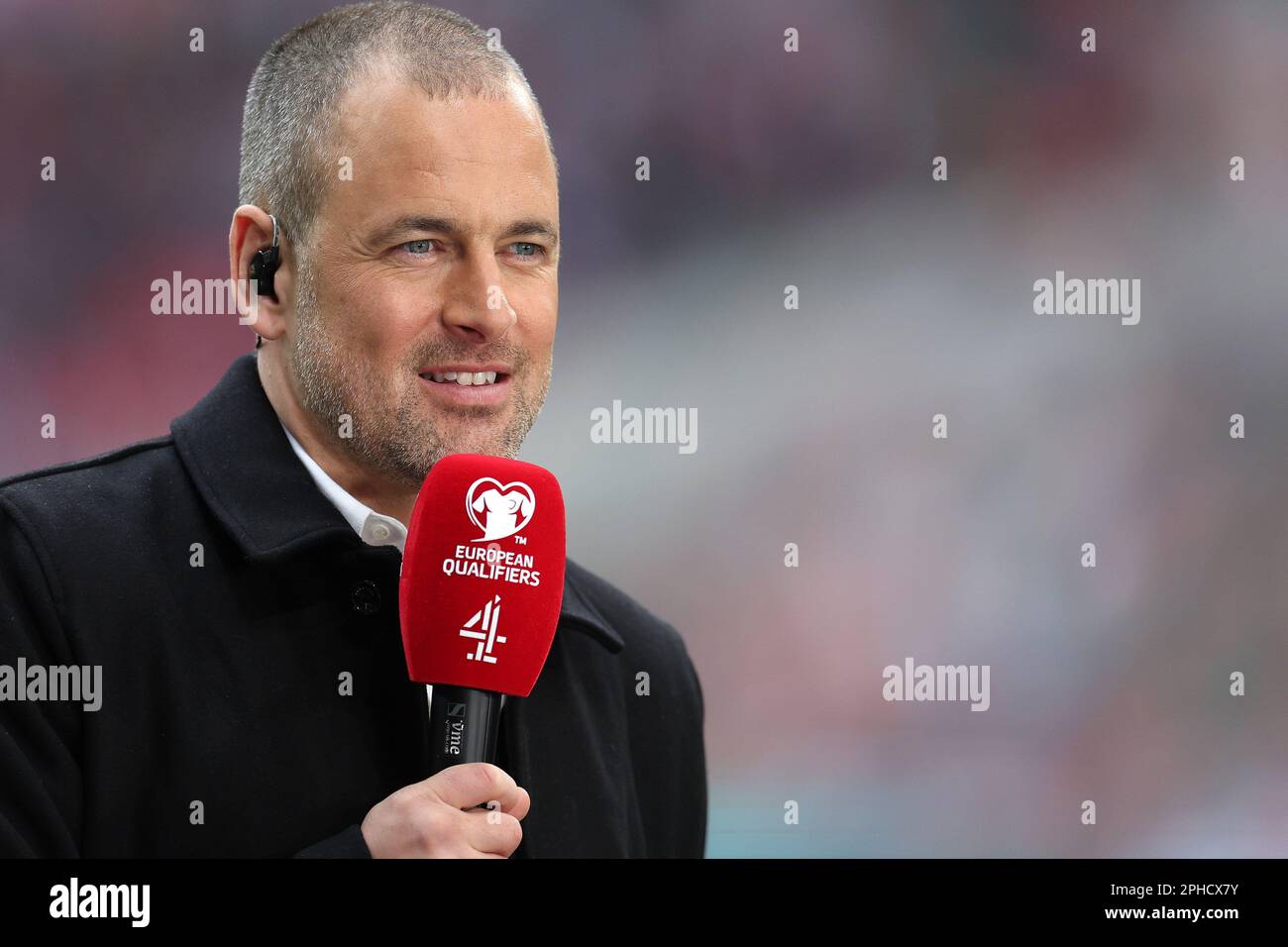 Londra, Regno Unito. 26th Mar, 2023. Joe Cole guarda avanti mentre lavora per la televisione del canale 4. Inghilterra contro Ucraina, qualificazione UEFA euro 2024 incontro internazionale di gruppo C al Wembley Stadium di Londra domenica 26th marzo 2023. Solo per uso editoriale. pic di Andrew Orchard/Andrew Orchard sports photography/Alamy Live News Credit: Andrew Orchard sports photography/Alamy Live News Foto Stock