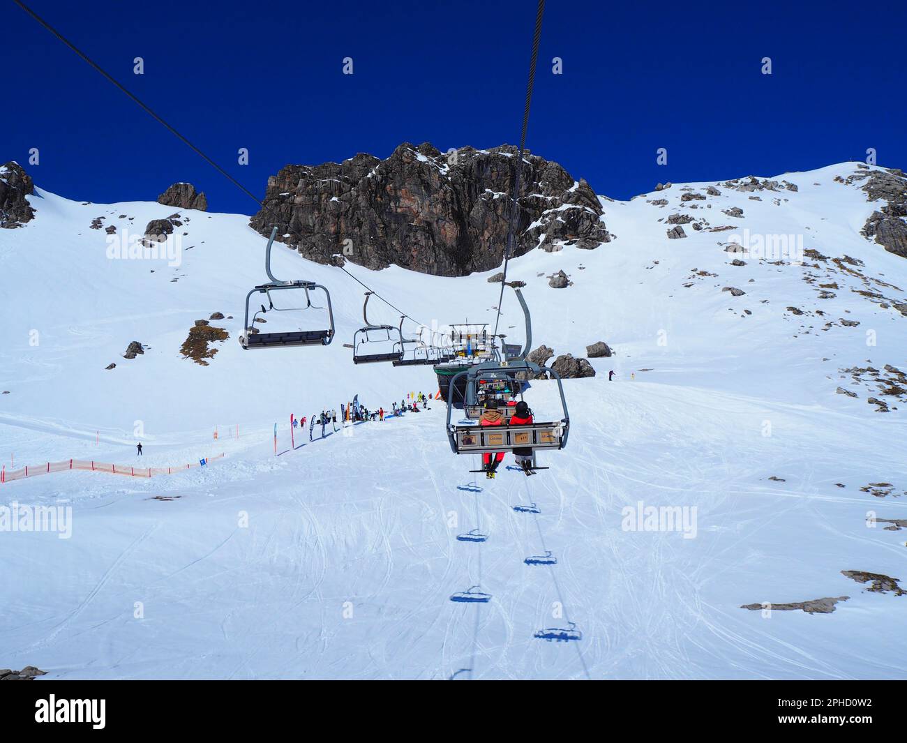 Sciare durante le vacanze invernali nelle Alpi Bavaresi intorno a Oberstdorf, #Fellhorn #Nebelhorn #Kleinwalsertal Foto Stock