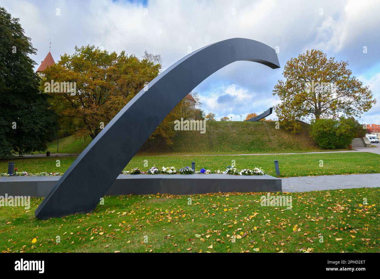 Il monumento a Broken Line a Tallinn, Estonia, per le vittime della catastrofoe del traghetto nel 1994. Monumento "linea rotta" a Tallinn, Estonia. Foto Stock
