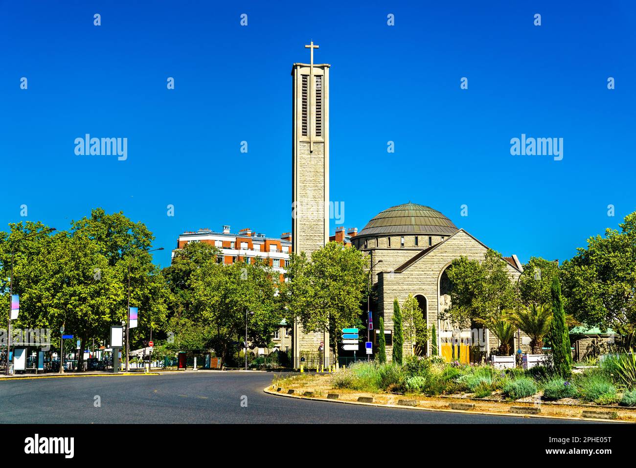 Chiesa di Sainte Jeanne de Chantal a Porte de Saint Cloud a Parigi, Francia Foto Stock