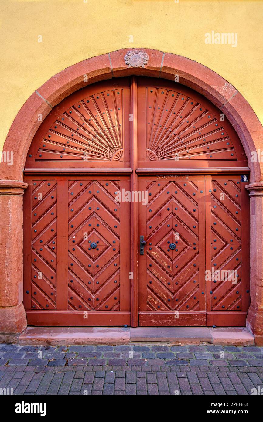 Storico cancello cortile dell'edificio storico di Kutschergasse n. 9, storico centro storico di Speyer, Renania-Palatinato, Germania, Europa. Foto Stock