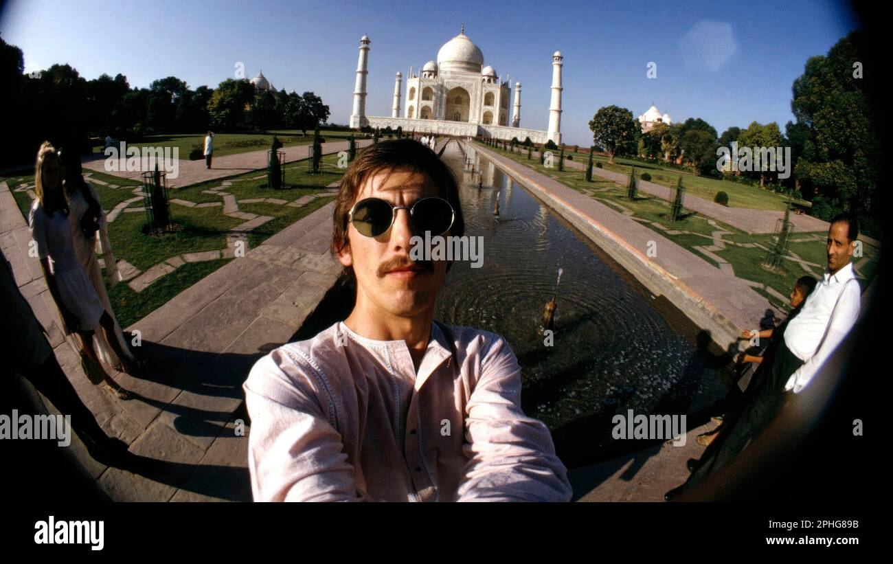 GEORGE HARRISON IN GEORGE HARRISON: VIVERE NEL MONDO MATERIALE (2011), DIRETTO DA MARTIN SCORSESE. Credito: Grove Street Productions / Album Foto Stock