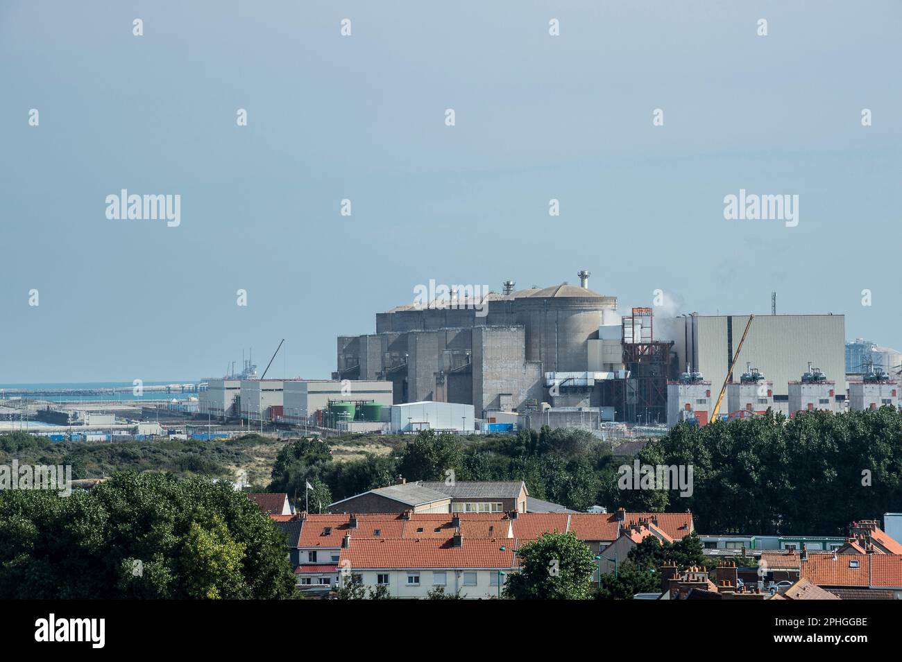 Vista sulla più grande centrale nucleare dell'europa occidentale | Vue sur la Plus grande centrale nucleaire d'Europe de l'Ouest a Gravelines Foto Stock