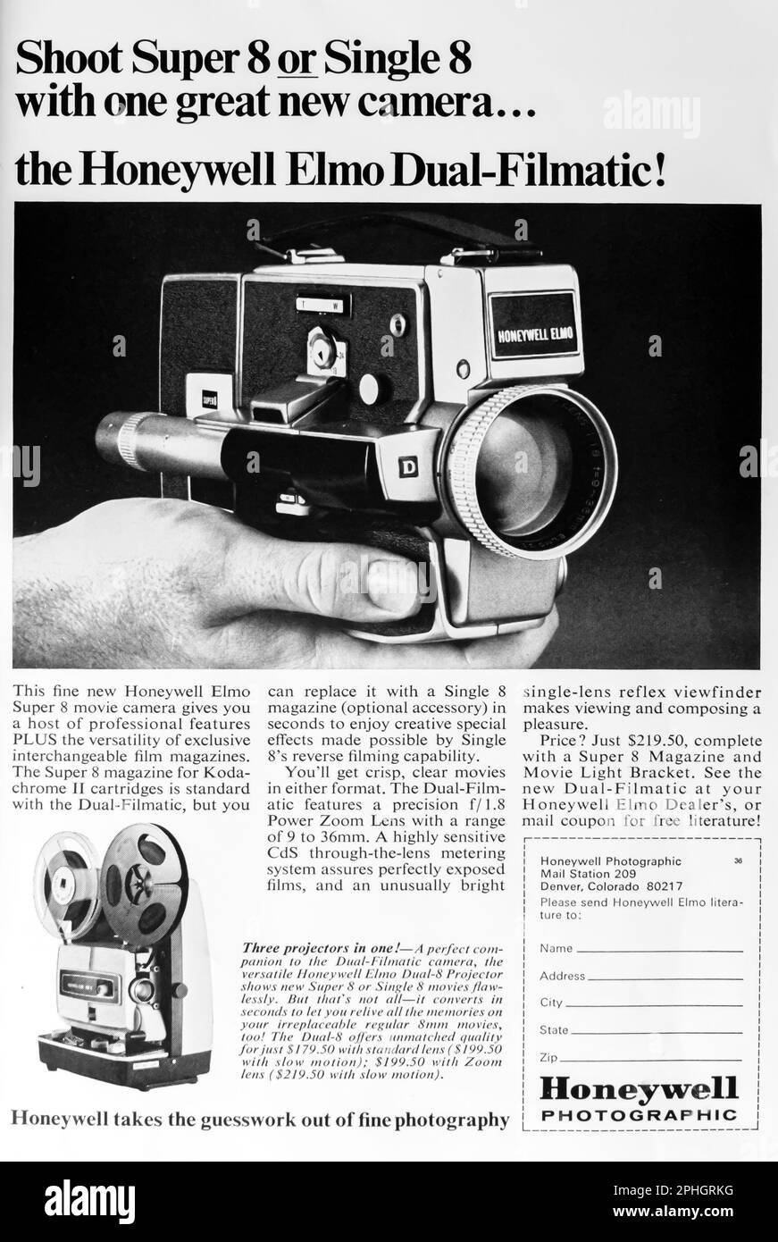 Honeywell Elmo Dual-Filmatic Suoer 8 Single 8 8mm telecamere annuncio in una rivista NatGeo, dicembre 1966 Foto Stock