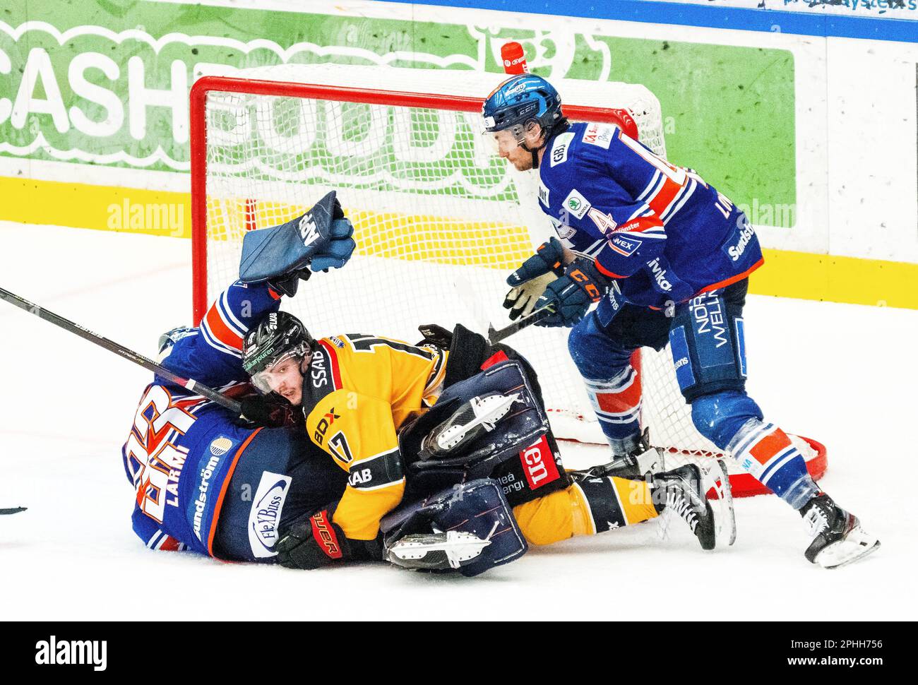 VŠxjš, Svezia, 28 marzo 2023 Quarterfinale 7 VŠxjš Lakers - LuleŒ HF Vaxjo Lakers vince dal 2 al 1 e si qualifica quindi per la semifinale. Credit: PEO Mšller/Alamy Live News Foto Stock