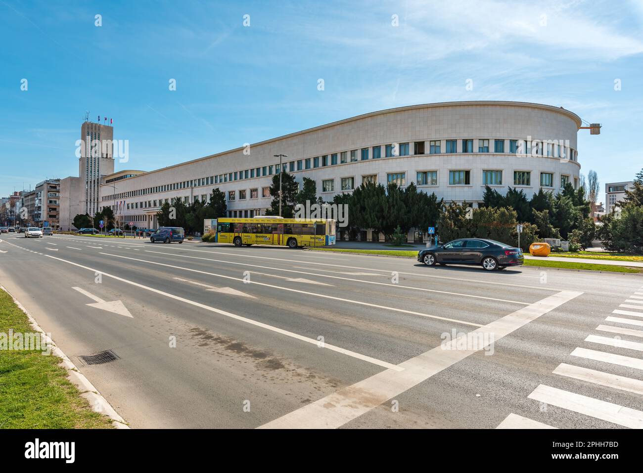Novi Sad, Serbia - 24 marzo 2023: Costruzione del Governo Provinciale e dell'Assemblea della Provincia Autonoma di Vojvodina, l'edificio chiamato Ban Foto Stock