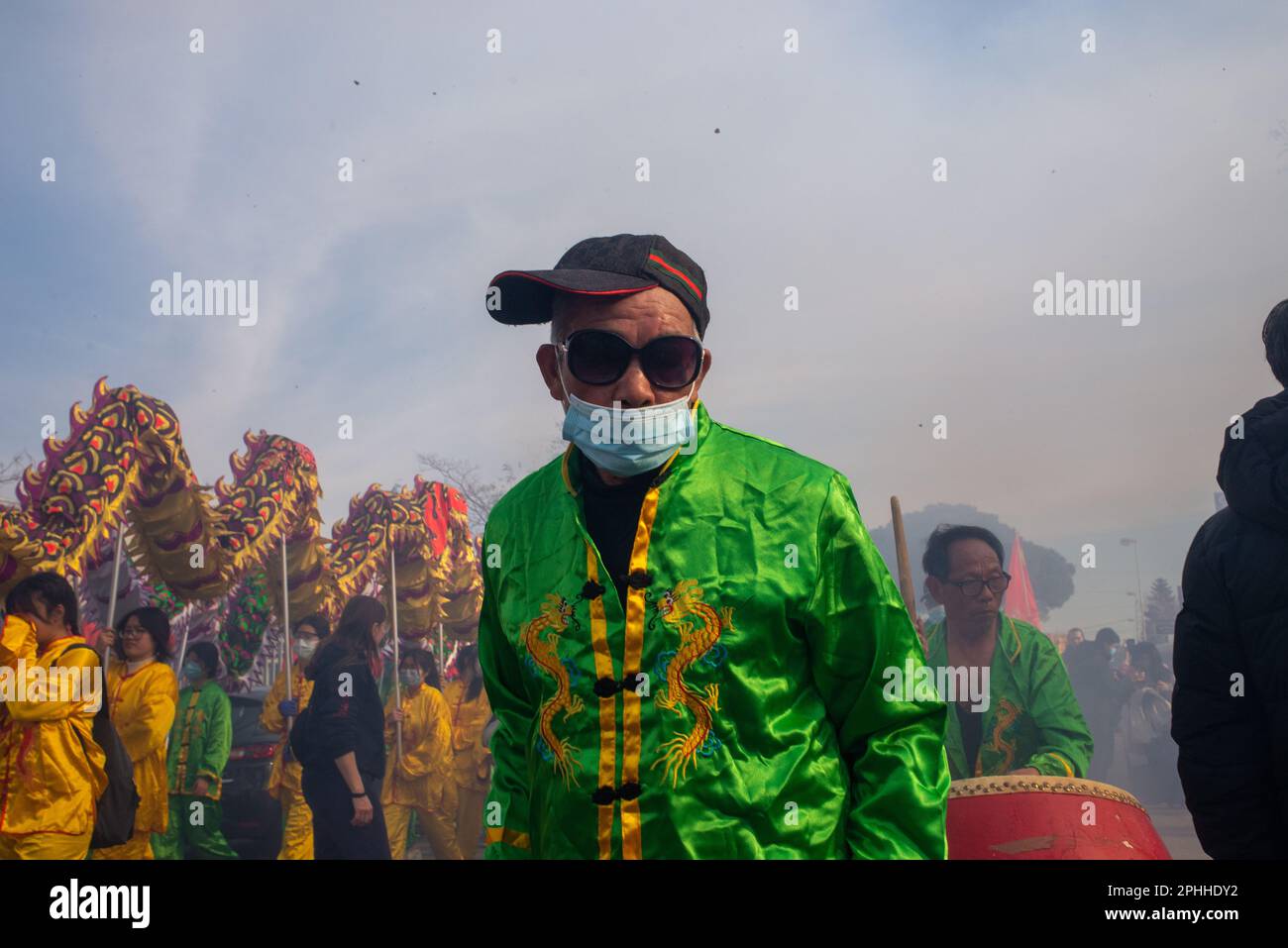 Festeggiamenti per il Capodanno cinese a Prato di una delle più grandi comunità cinesi in Italia con sfilate e spettacoli per l'anno del coniglio Foto Stock