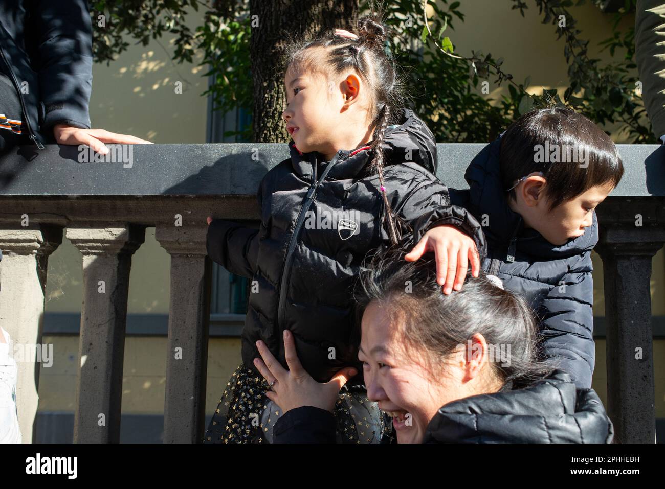 Festeggiamenti per il Capodanno cinese a Prato di una delle più grandi comunità cinesi in Italia con sfilate e spettacoli per l'anno del coniglio Foto Stock