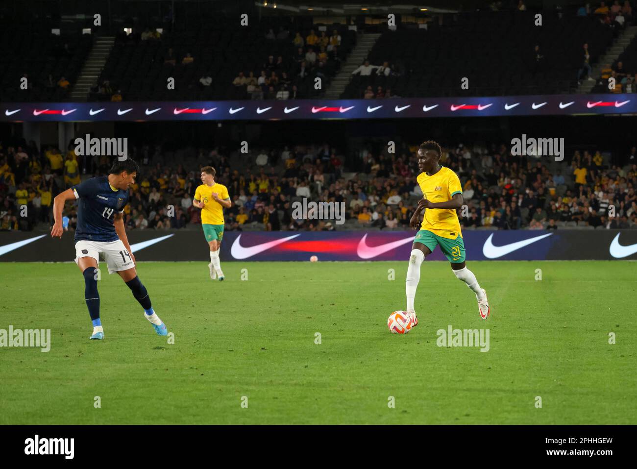 Melbourne, Australia. 28th Mar, 2023. Garang Kuol dell'Australia in azione durante la partita Australian Socceroos Vs Ecuador International friendly allo Stadio Marvel. (Punteggi finali; Ecuador 2 - 1 Australia). (Foto di George Hitchens/SOPA Images/Sipa USA) Credit: Sipa USA/Alamy Live News Foto Stock