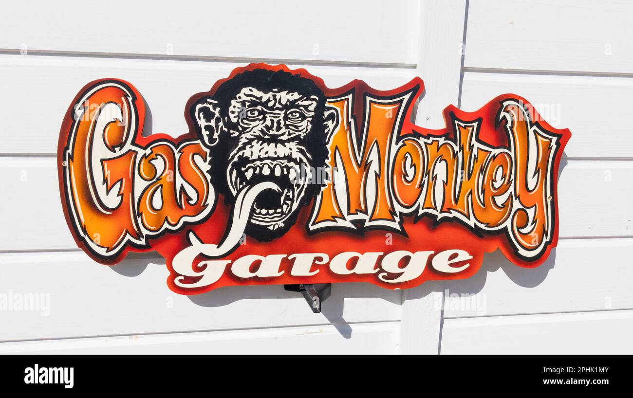 Bordeaux , Aquitaine France - 03 19 2023 : gas Monkey logo testo ufficiale del design e segno di marca di noi garage americano in TV show Foto Stock