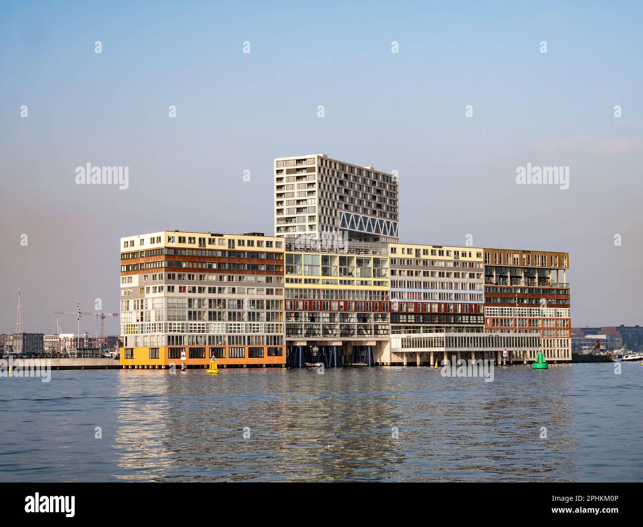 Appartamenti moderni Silodam a Houthaven sulla riva sud del fiume IJ, Amsterdam, Paesi Bassi Foto Stock