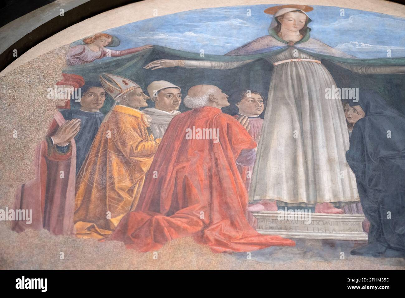 Madonna della Misericordia di Ghirlandaio, per la famiglia Vespucci. Amerigo alla sua destra. San Salvatore a Ognissanti, Firenze Foto Stock