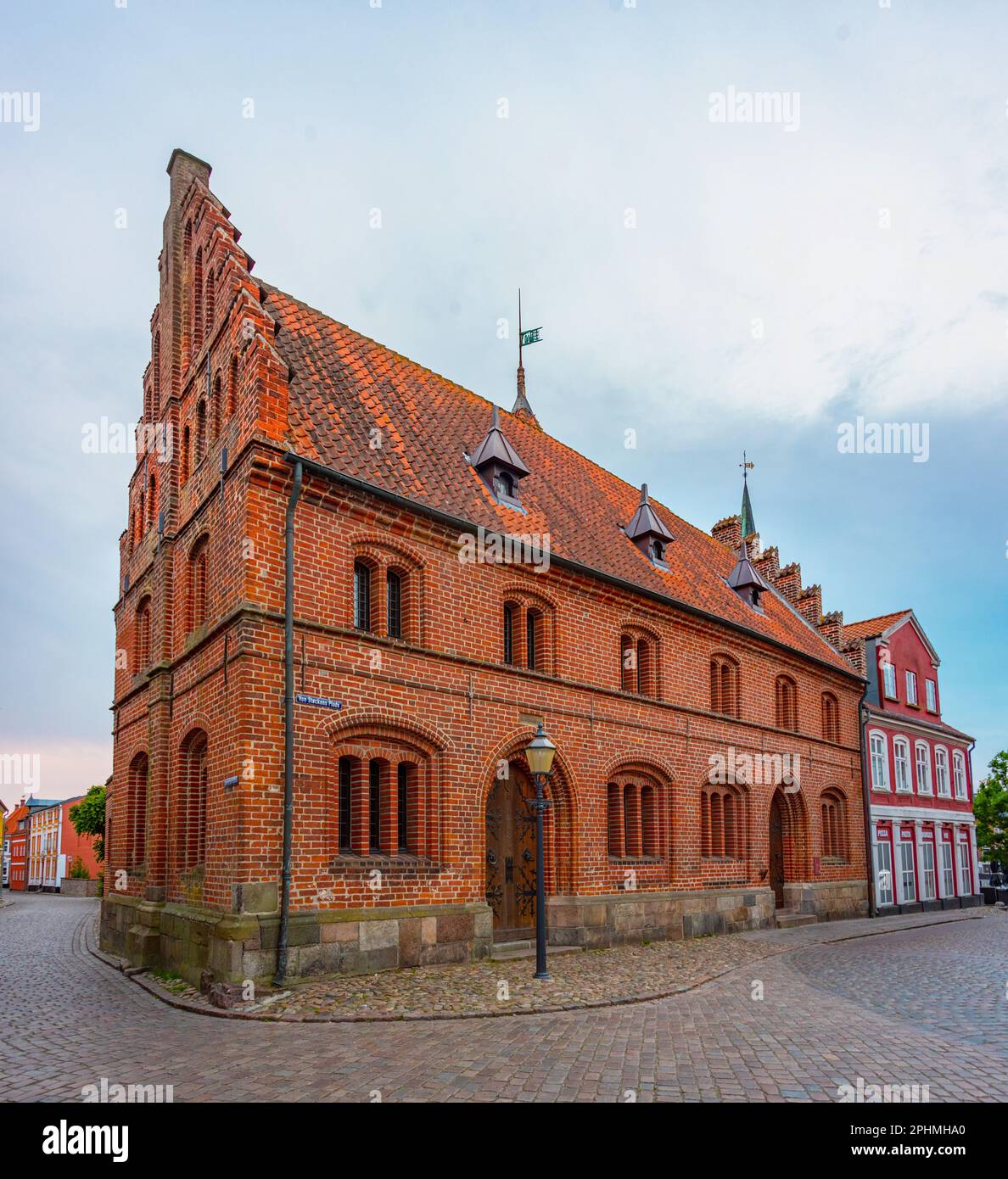 Vecchio municipio in città danese Ribe. Foto Stock