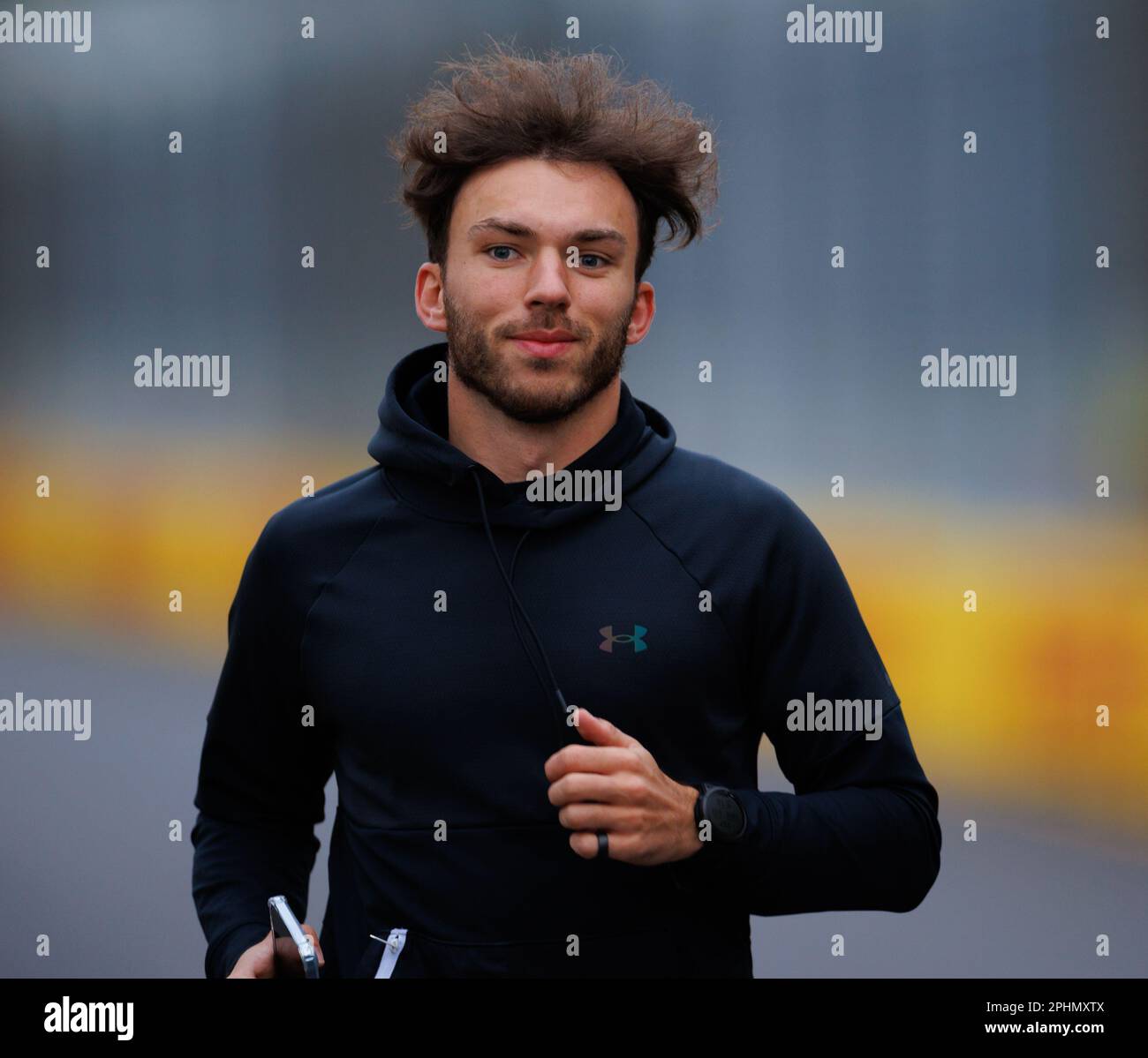 Albert Park, 29 marzo 2023 Pierre Gasly (fra) del team Alpine insieme al suo team scherza sul circuito stradale di Albert Park davanti al Gran Premio d'Australia di Formula 1 del 2023 corleve/Alamy Live News Foto Stock