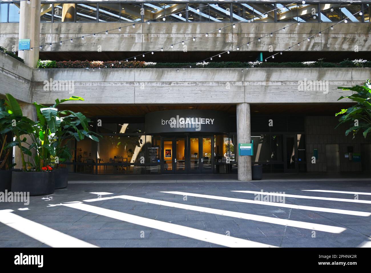 BREA, CALIFORNIA - 28 MAR 2023: La Brea Art Gallery (Galleria d'Arte Brea) è il Civic and Cultural Center (Centro Civico e Culturale). Foto Stock