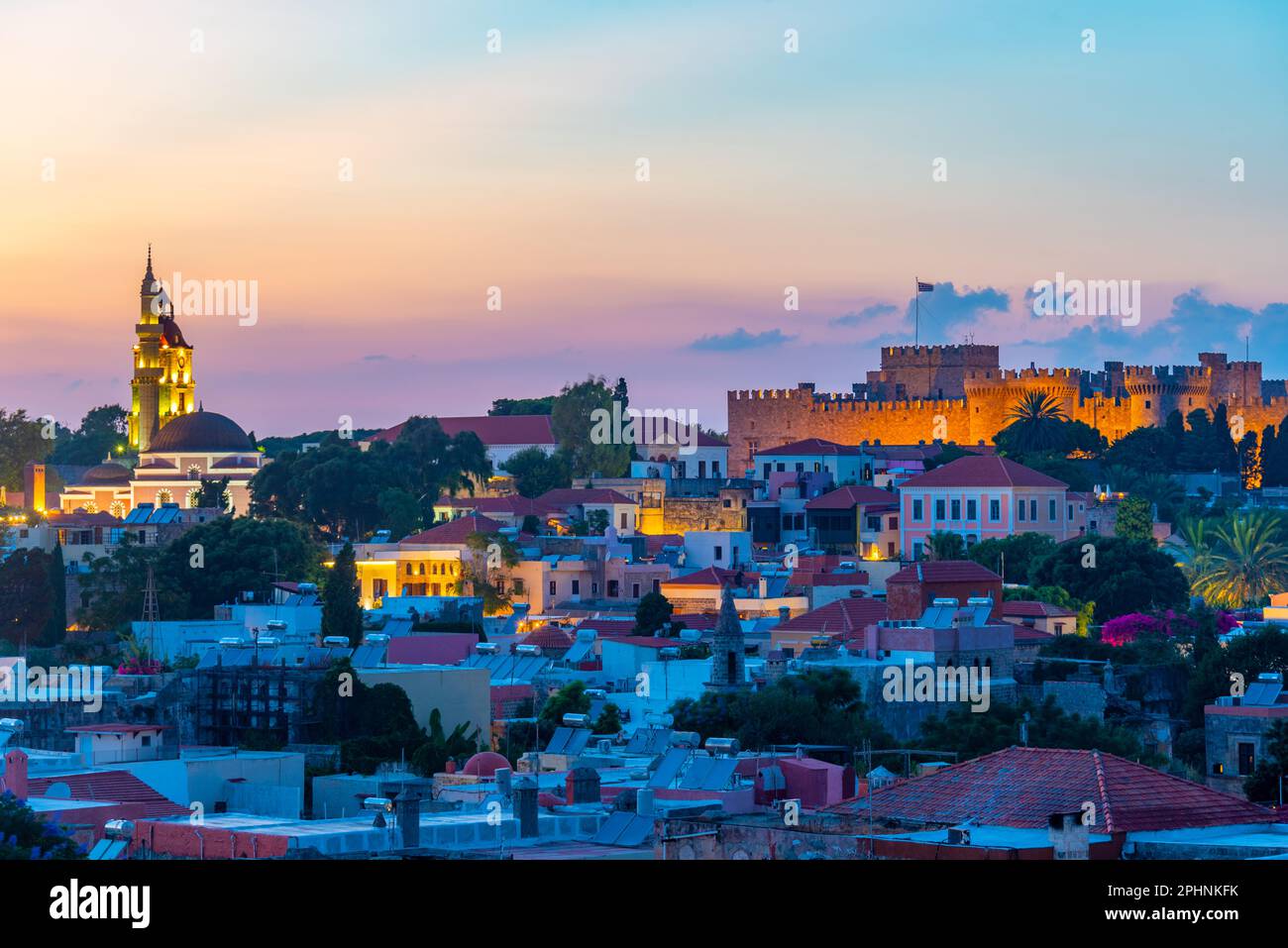 Tramonto vista panoramica del Palazzo del Gran Maestro dei Cavalieri di Rodi in Grecia. Foto Stock