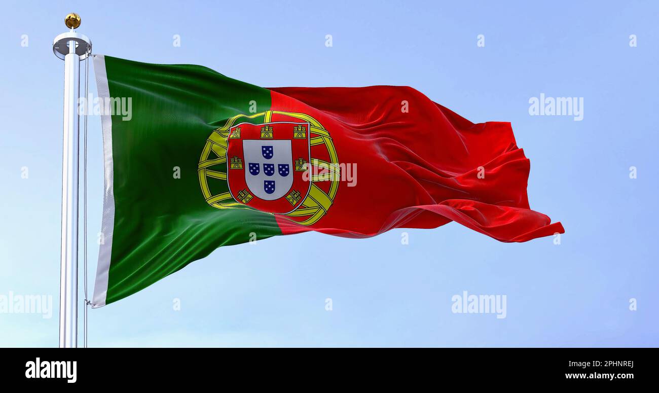 La bandiera nazionale portoghese sventola al vento in una giornata limpida. La Repubblica portoghese è uno Stato membro dell'Unione europea. 3d rappresentazione dell'illustrazione. Increspato Foto Stock