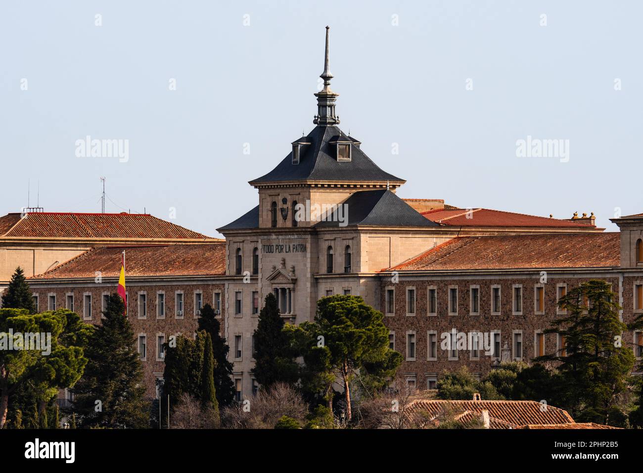 Toledo, Spagna - 19 febbraio 2023: Accademia della fanteria di Toledo. Si tratta di un centro di addestramento militare dell'esercito spagnolo situato nella città di Toledo Foto Stock