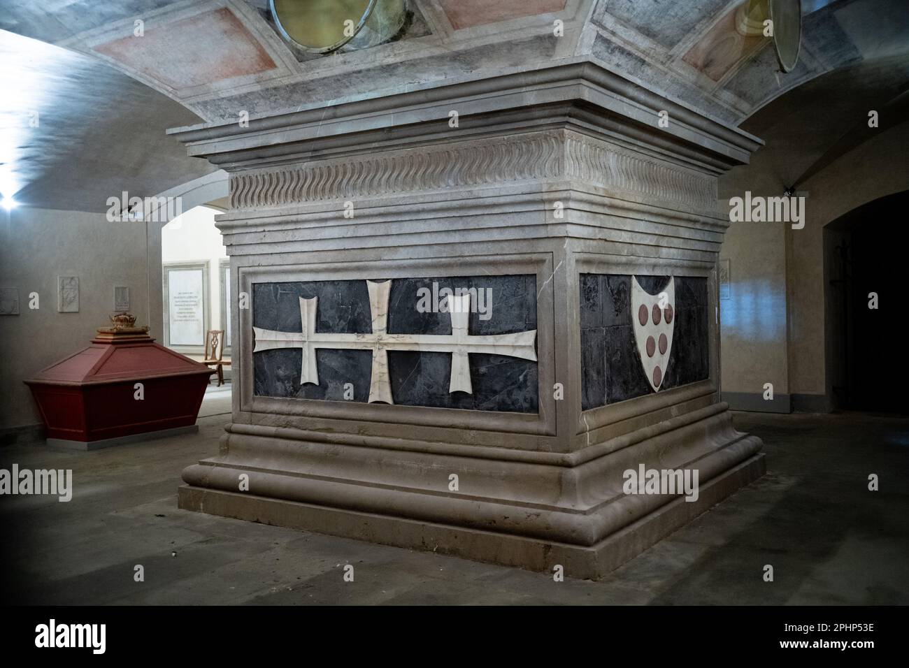 Tomba di Cosimo il Vecchio nella cripta della chiesa di San Lorenzo a Firenze Foto Stock