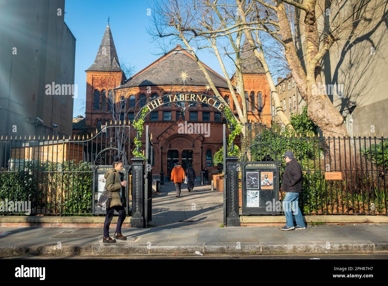 Londra - Gennaio 2023: Il Tabernacolo a Notting Hill, Londra occidentale. Un luogo per eventi e un centro per le arti dello spettacolo. Foto Stock