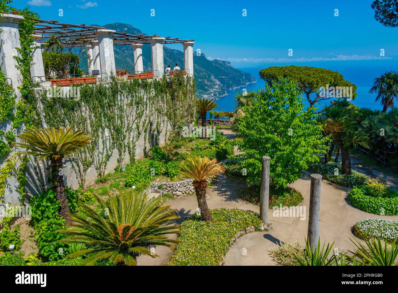Giardini a Villa Rufolo nella città italiana Ravello. Foto Stock