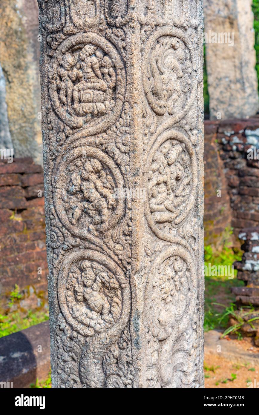 Sculture in pietra nel quadrilatero delle rovine di Polonnaruwa, Sri Lanka. Foto Stock