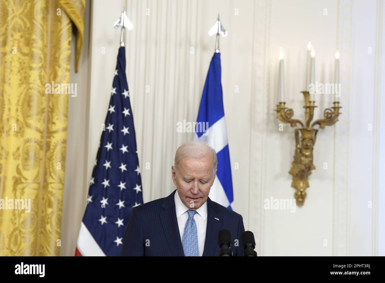 Washington, Stati Uniti. 29th Mar, 2023. STATI UNITI Il Presidente Joe Biden parla ad un ricevimento che celebra la Giornata dell'Indipendenza greca nella Sala Est della Casa Bianca di Washington il 29 marzo 2023. Foto di Yuri Gripas/UPI Credit: UPI/Alamy Live News Foto Stock