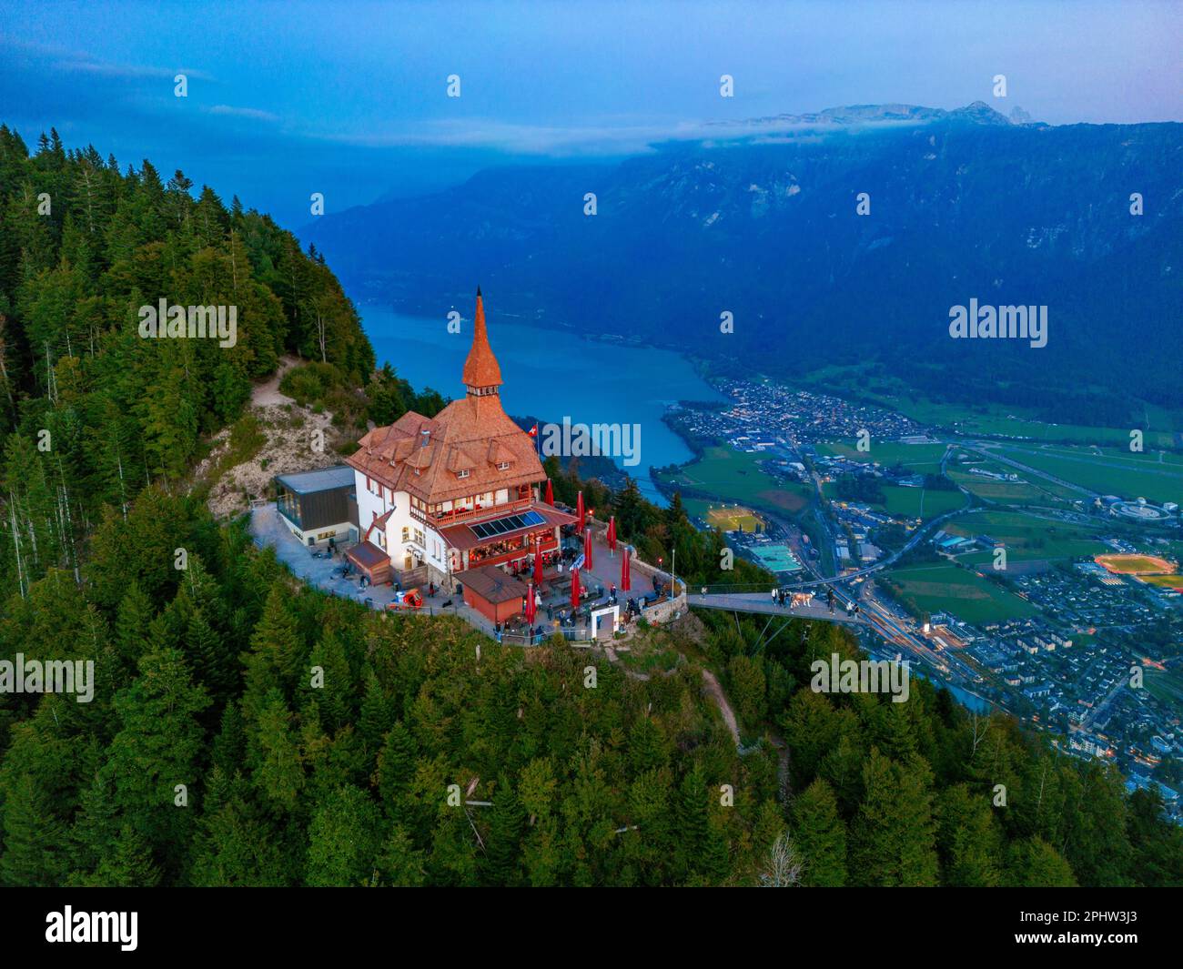 Panorama al tramonto di Harder Kulm in Svizzera. Foto Stock