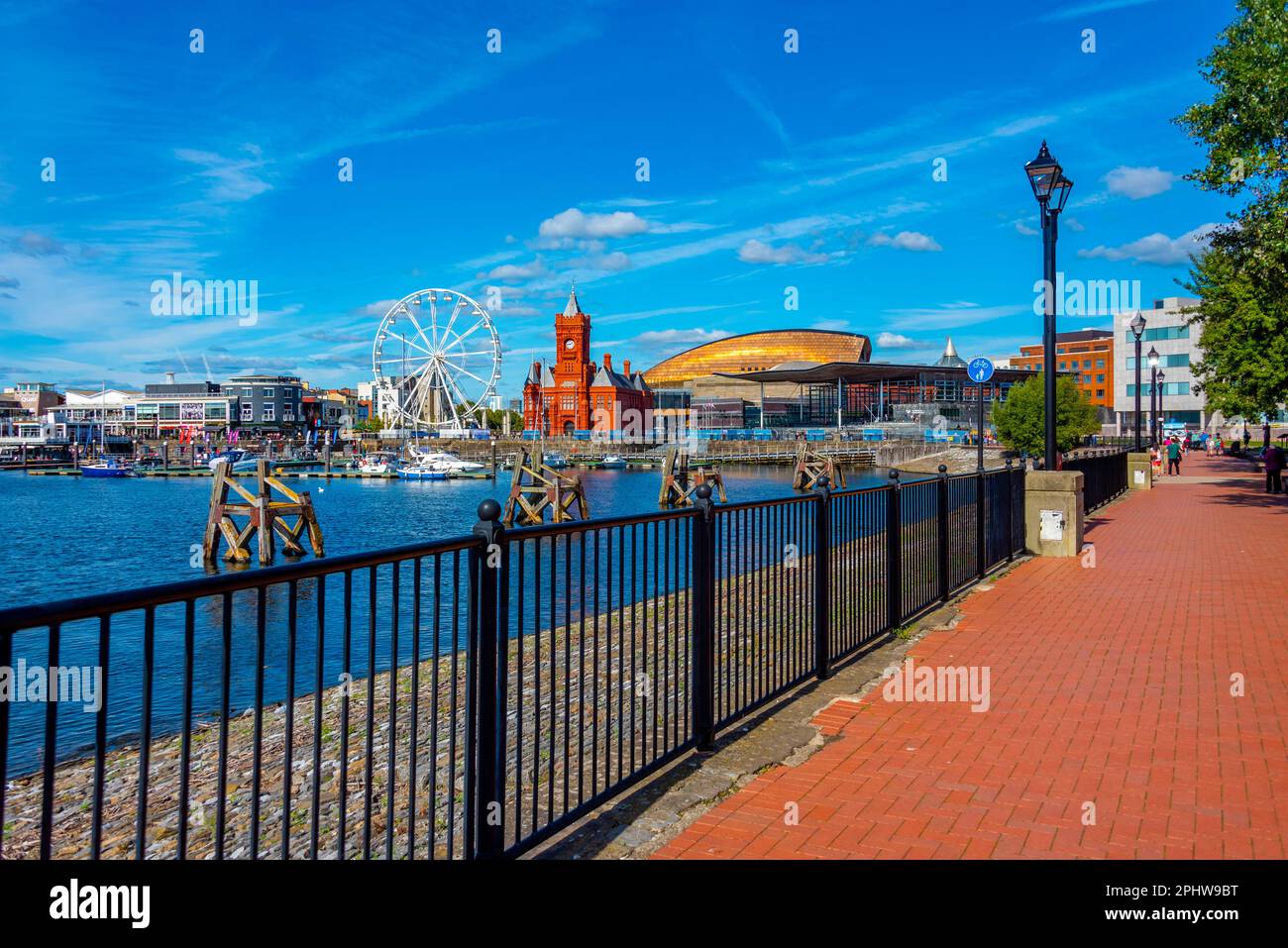 Skyline della baia di Cardiff in Galles, Regno Unito. Foto Stock