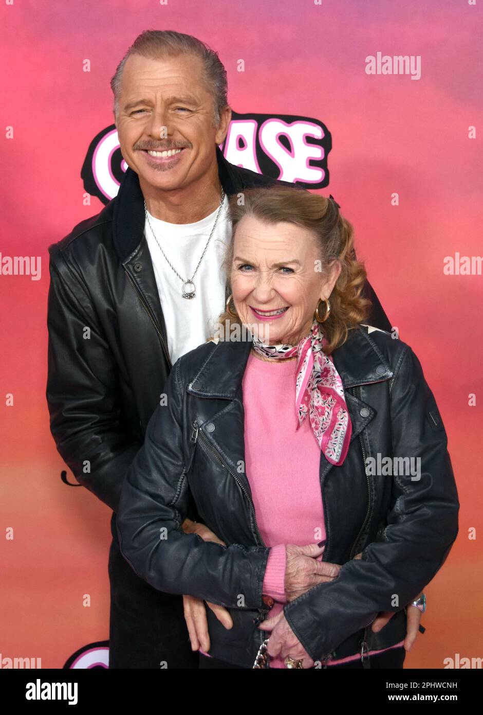 Los Angeles, California, Stati Uniti. 29th marzo 2023 attore Maxwell Caulfield e attrice Juliet Mills partecipano alla Los Angeles Premiere di Paramount+'Grease: Rise of the Pink Ladies' all'Hollywood American Legion Post 43 il 29 marzo 2023 a Los Angeles, California, USA. Foto di Barry King/Alamy Live News Foto Stock