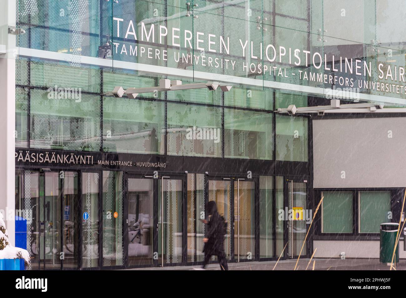 Ingresso principale dell'ospedale universitario di Tampere a Tampere, Finlandia Foto Stock