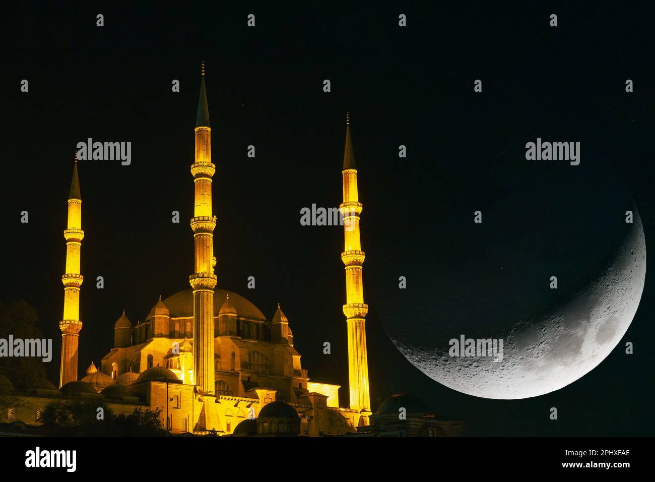 Moschea di Selimiye e luna crescente. Foto di sfondo Ramadan o islamica con spazio per la copia dei testi. Foto Stock