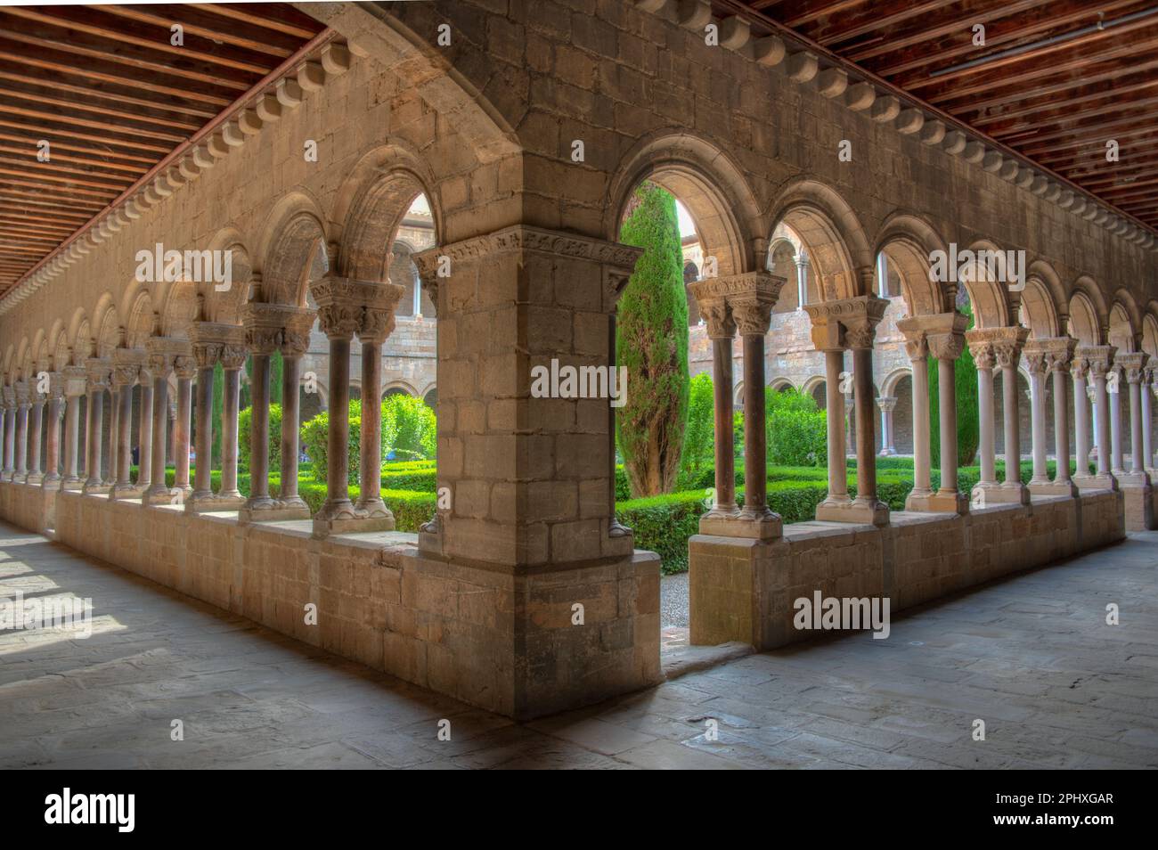 Chiostro al Monastero di Santa Maria de Ripoll in Spagna. Foto Stock