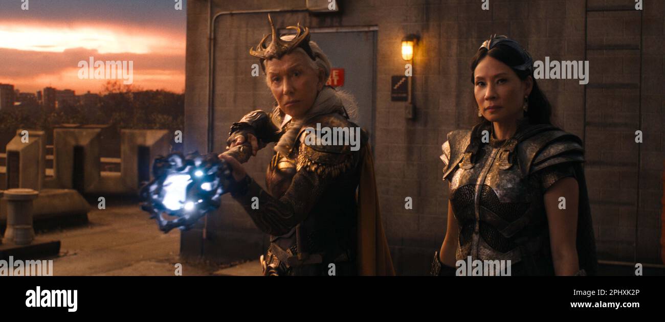 SHAZAM! FURIA DEGLI DEI (2023) HELEN MIRREN LUCY LIU DAVID F SANDBERG (DIR) COLLEZIONE WARNER BROS/MOVIESTORE Foto Stock