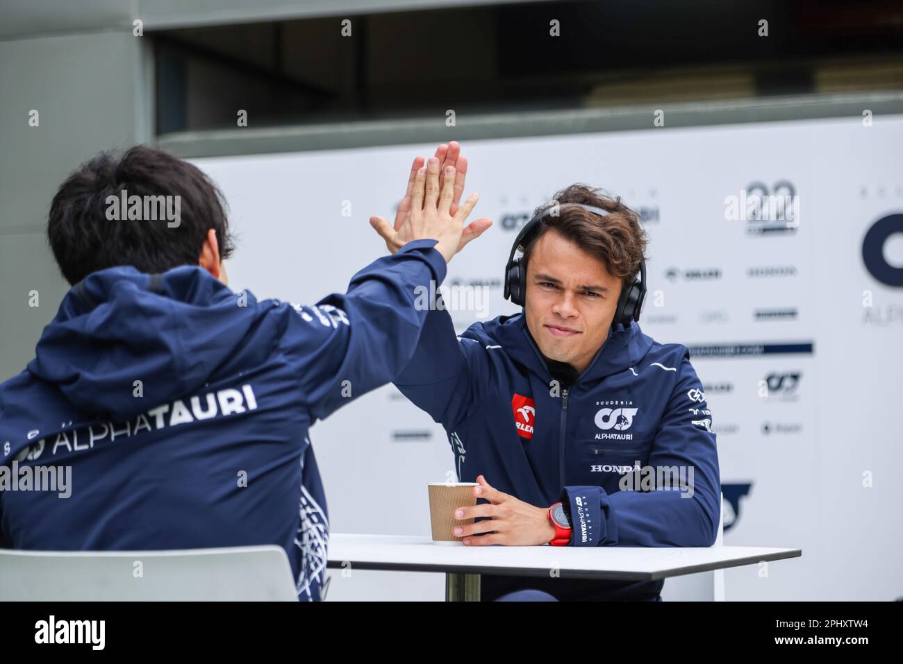 Melbourne, Australia. 29th Mar, 2023. Nyck De Vries dei Paesi Bassi e la Scuderia AlphaTauri sono cinque nel paddock davanti al Gran Premio d'Australia di Formula uno all'Albert Park Circuit di Melbourne il 29 marzo 2023. Credit: SOPA Images Limited/Alamy Live News Foto Stock