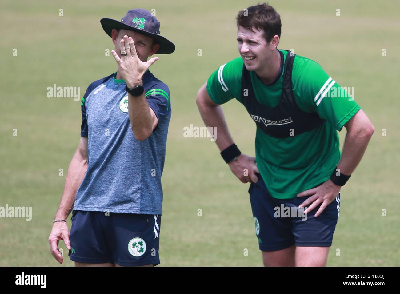 Ireland Test Cricket Players partecipa alla pratica allo Zahur Ahmed Chowdhury Stadium, Sagorika, Chattogram, Bangladesh. Foto Stock