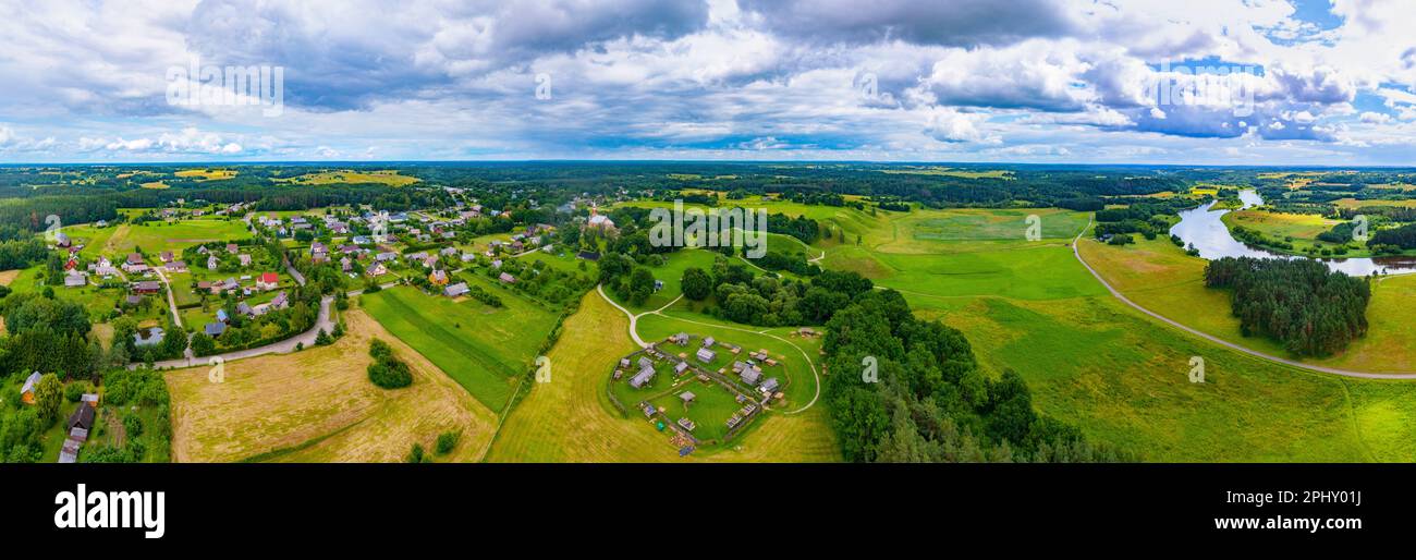 Vista panoramica delle colline di Kernave, antica capitale del Granducato di Lituania. Foto Stock