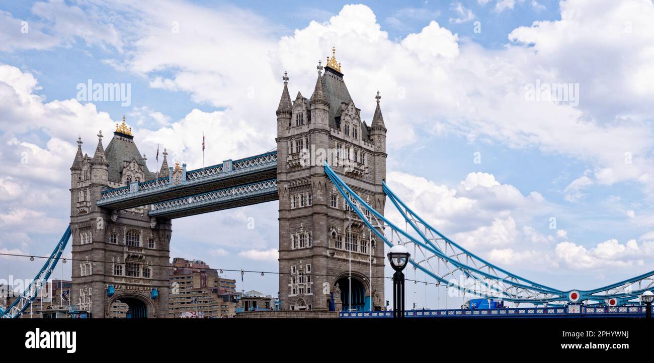 Il Tower Bridge e la Torre di Londra - destinazione di viaggio Londra, Regno Unito, 1st giugno 2019 Foto Stock
