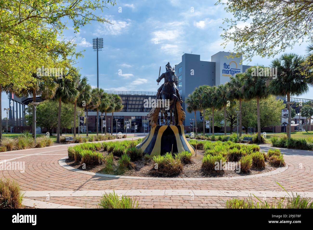 Cavaliere sulla statua a cavallo nella University of Central Florida Foto Stock