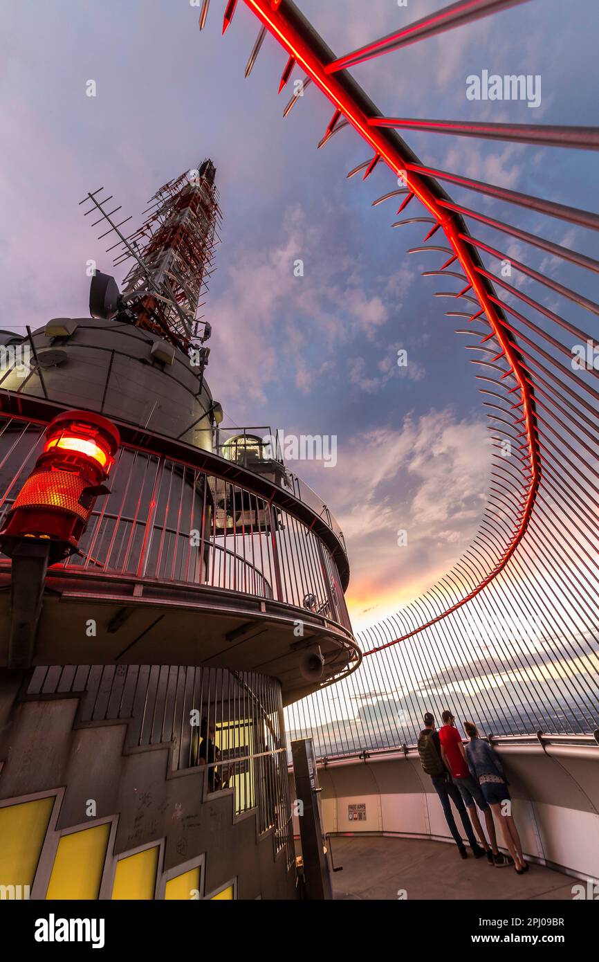Torre della televisione, piattaforma di osservazione ad un'altezza di 150 metri, Stoccarda, Baden-Wuerttemberg, Germania Foto Stock