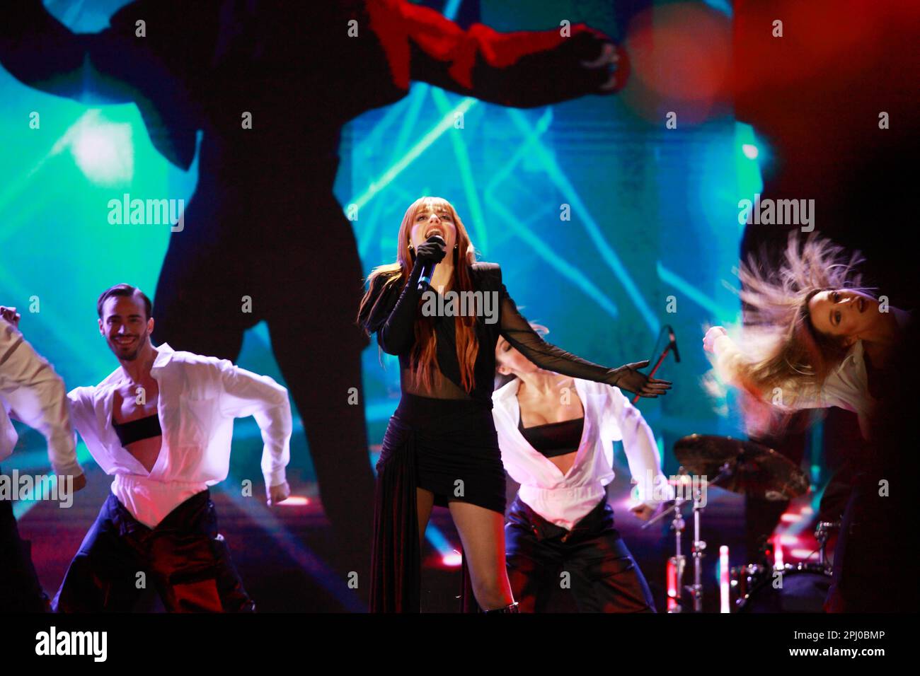 La cantante Annalisa Scarrone vive al Suzuki Stage 2023. Festival di Sanremo 2023 Foto Stock
