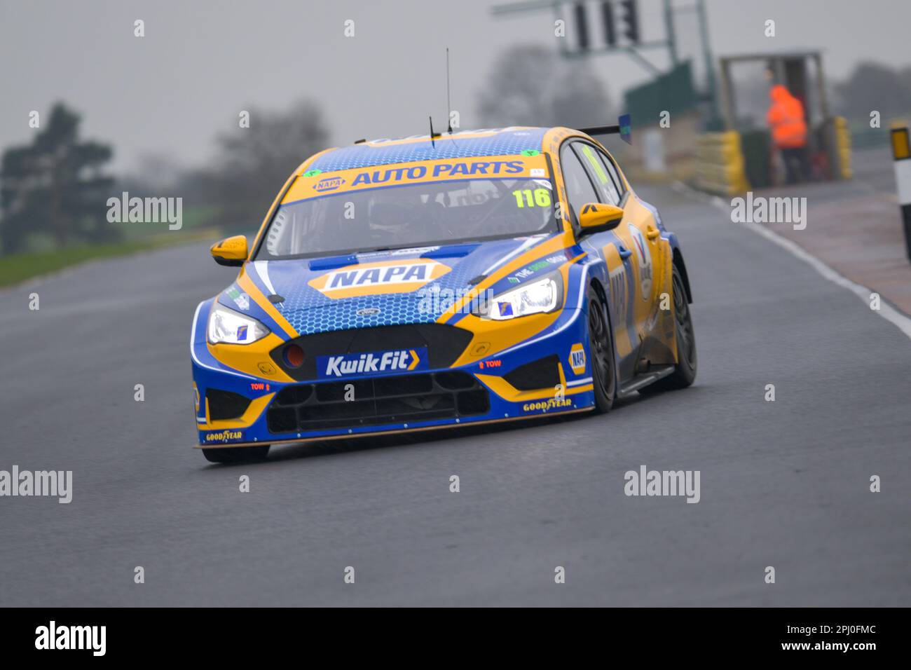 NAPA Racing UK, Ford Focus, Ash Sutton, BTCC, numero 116, Auto da turismo britannico, Croft Circuit Foto Stock