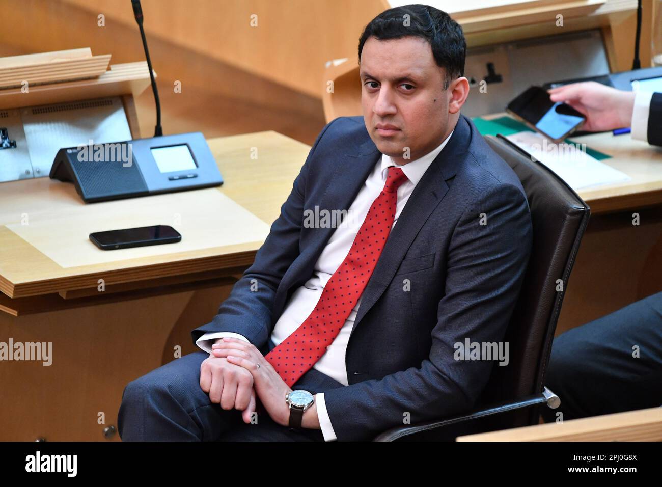 Edimburgo, Scozia, Regno Unito. 30th Mar, 2023. NELLA FOTO: ANAS Sarwar MSP, leader del lavoro scozzese. Nomina dei Ministri scozzesi visti prima e durante la sessione pomeridiana in Aula a Holyrood come primo Ministro scozzese appena eletto, il MSP di Humza Yousaf nomina vari Ministri. Credit: Colin D Fisher/CDFIMAGES.COM Credit: Colin Fisher/Alamy Live News Foto Stock