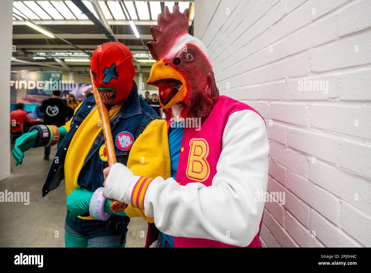 Londra, Regno Unito. 30 marzo 2023. Cosplayers al W.A.S.D. Video Games Expo presso la fabbrica di birra Truman di East London. W.A.S.D è il primo evento videoludico del Regno Unito, sede del Games Finance Market, della London Dev Conference e di centinaia di giochi giocabili da tutto il mondo. È anche il centro dell'industria dei Giochi del Regno Unito durante il London Games Festival, che si terrà fino al 9 aprile. Credit: Stephen Chung / Alamy Live News Foto Stock