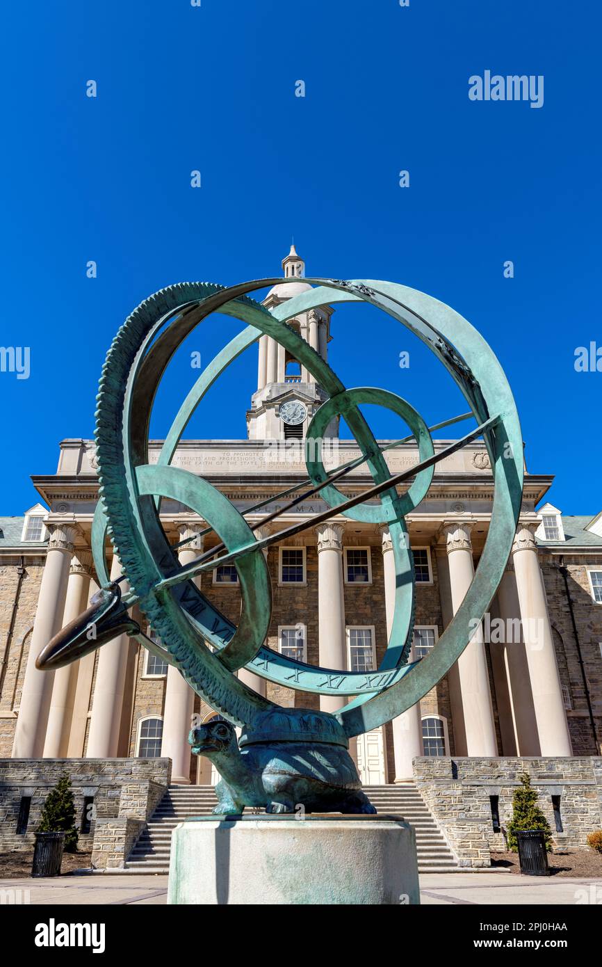 L'edificio Old Main nel campus della Penn state University Foto Stock