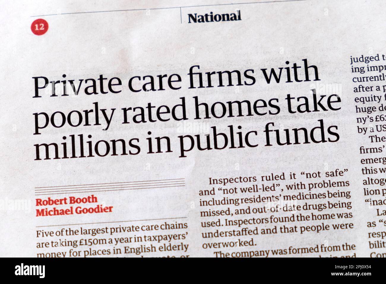 "Le aziende di assistenza privata con le case a prezzi modesti prendono milioni in fondi pubblici" Guardian quotidiano casa articolo su headline care il 25 marzo 2023 a Londra UK Foto Stock