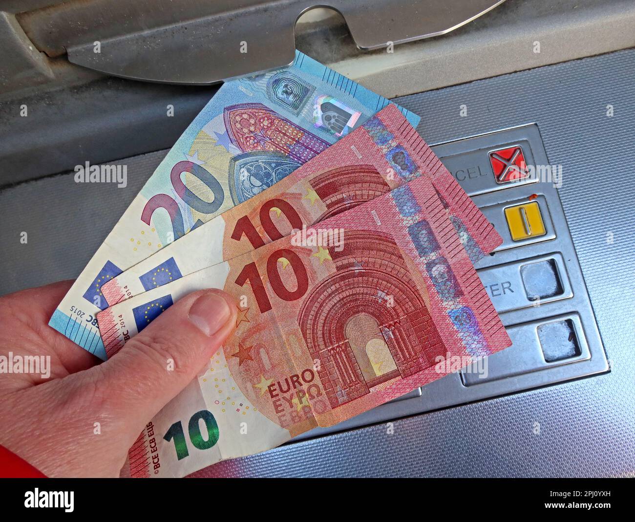 Banconote in euro dell'UE, fresche di una cassa, Dublino, Eire, Irlanda Foto Stock